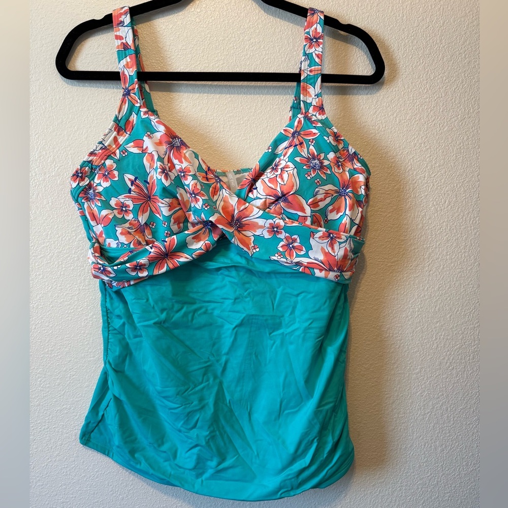 NWOT Land’s End Floral Tankini Top